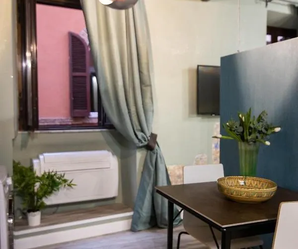 아파트 Romeathome Deluxe Campo Dei Fiori