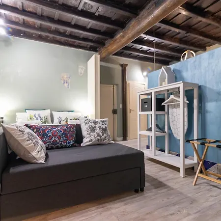 Апартаменты Romeathome Deluxe Campo Dei Fiori Рим