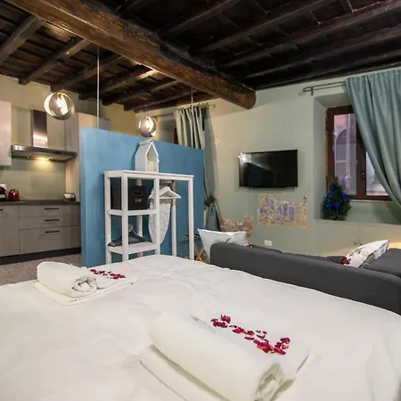 Апартаменты Romeathome Deluxe Campo Dei Fiori