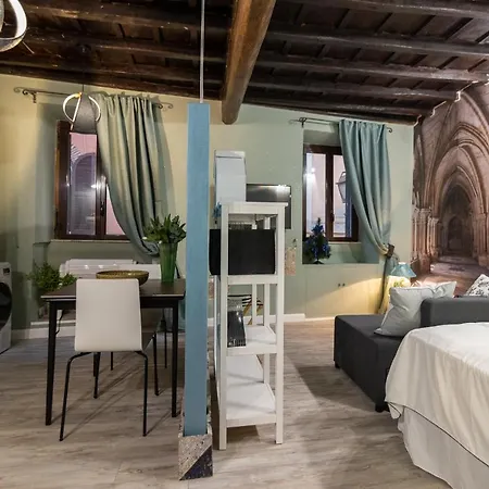 Апартаменты Romeathome Deluxe Campo Dei Fiori *